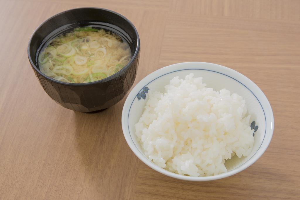 Hotel Route-Inn Kitakyushu-Wakamatsu Ekihigashi Bagian luar foto